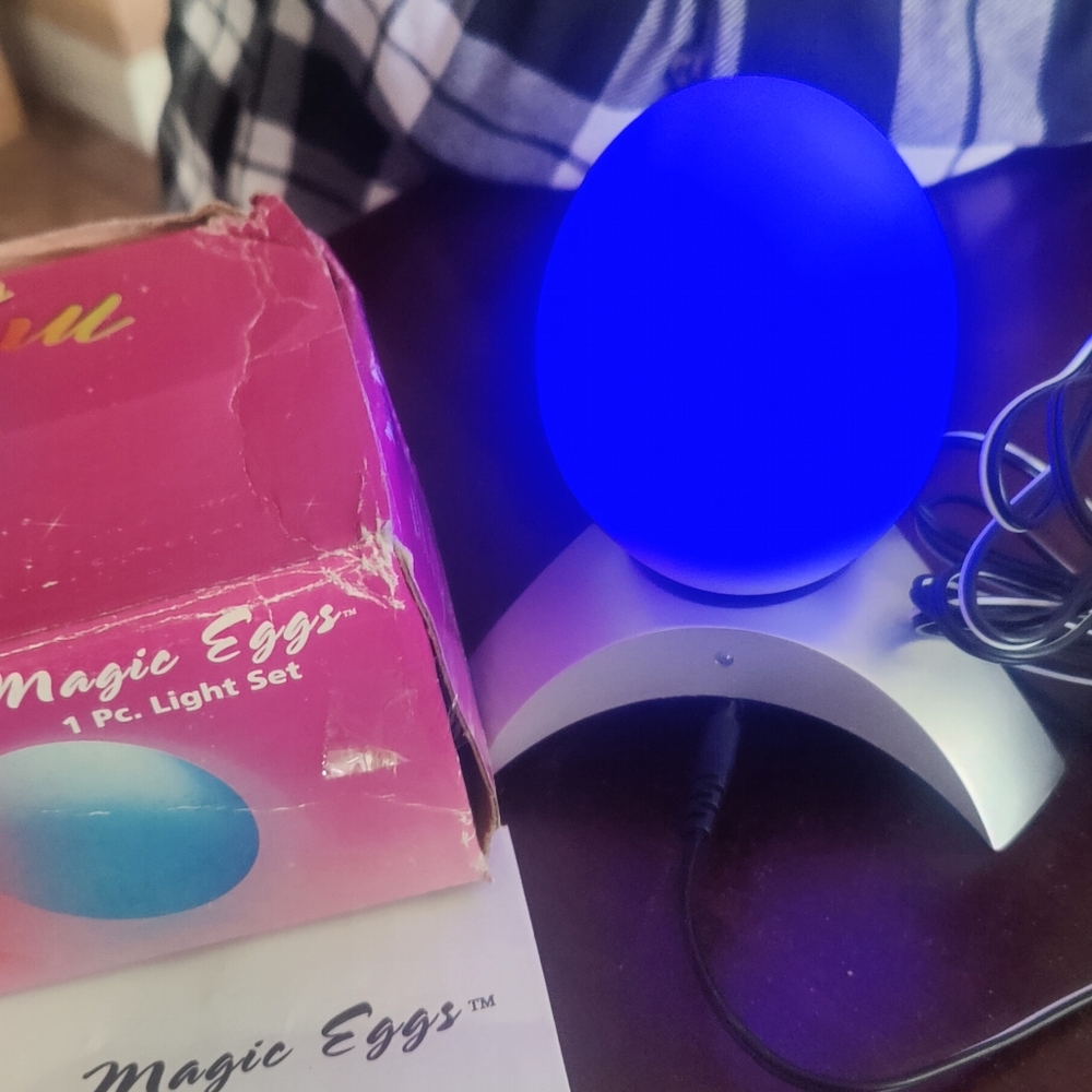 Colorful Light LED Set Magic Egg Changes Colors Off Or On The Charging Base